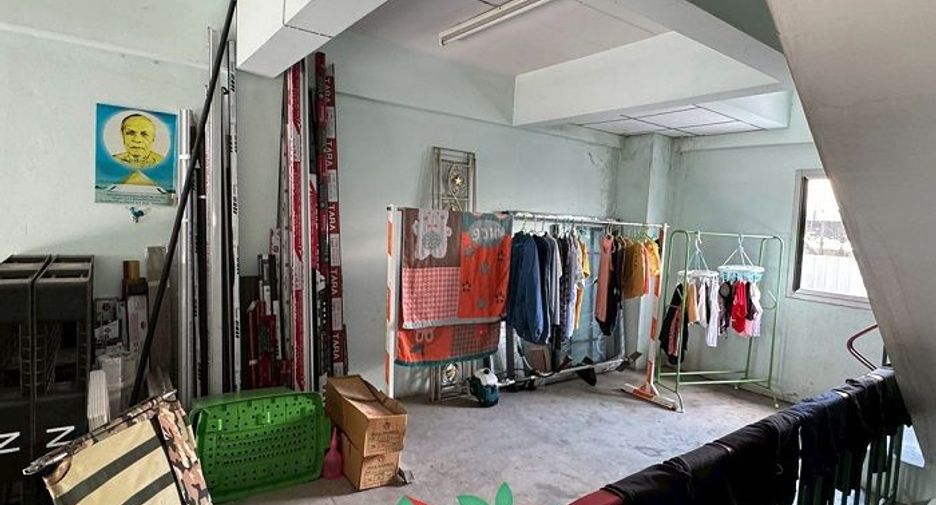 Gewerbefläche zum Kauf mit 1 Zimmer in Krathum Baen, Samut Sakhon