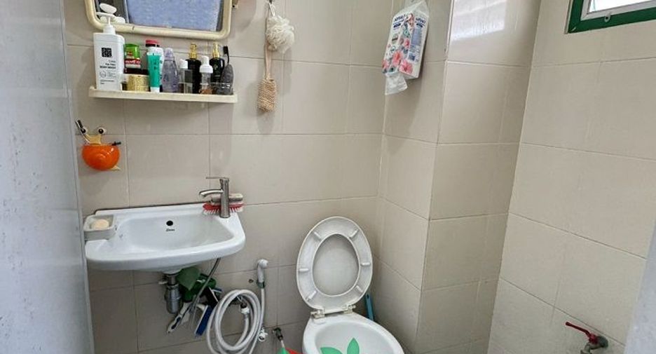 Gewerbefläche zum Kauf mit 1 Zimmer in Krathum Baen, Samut Sakhon