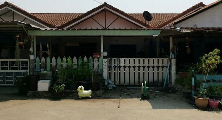 For sale 1 bed townhouse in Ban Bueng, Chonburi