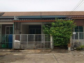 For sale 2 bedrooms townhouse in Ban Bueng, Chonburi