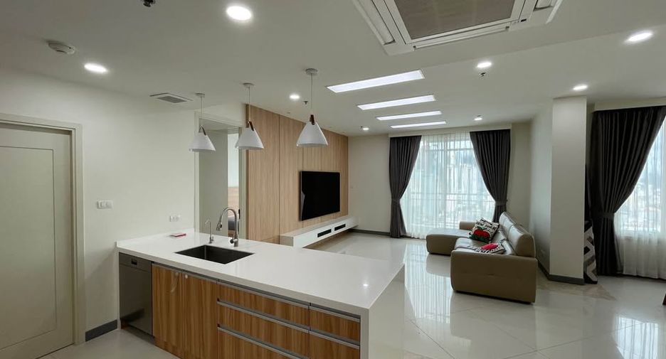 Wohnung zur Miete und zum Kauf mit 3 Zimmer in Sathon, Bangkok