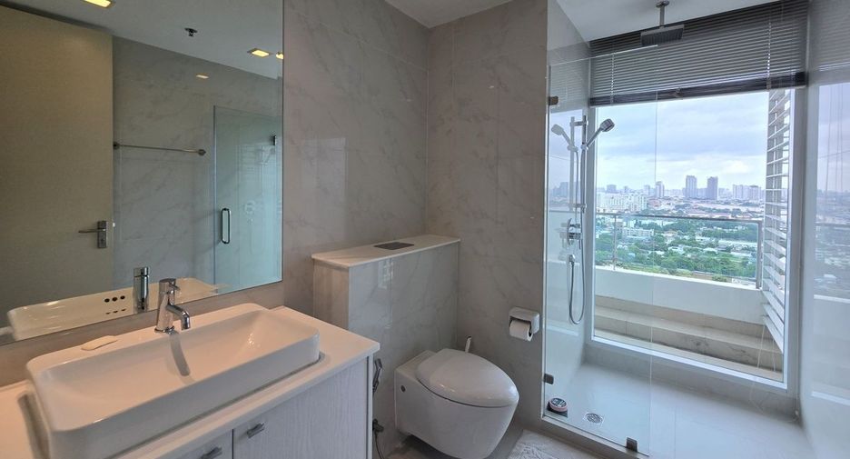 For sale 3 bedrooms condo in Phra Nakhon, Bangkok