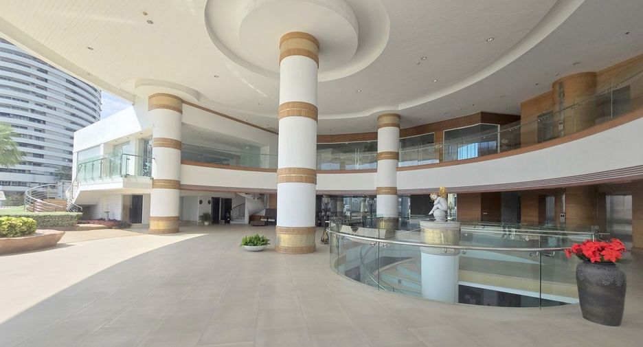For sale 3 bedrooms condo in Phra Nakhon, Bangkok