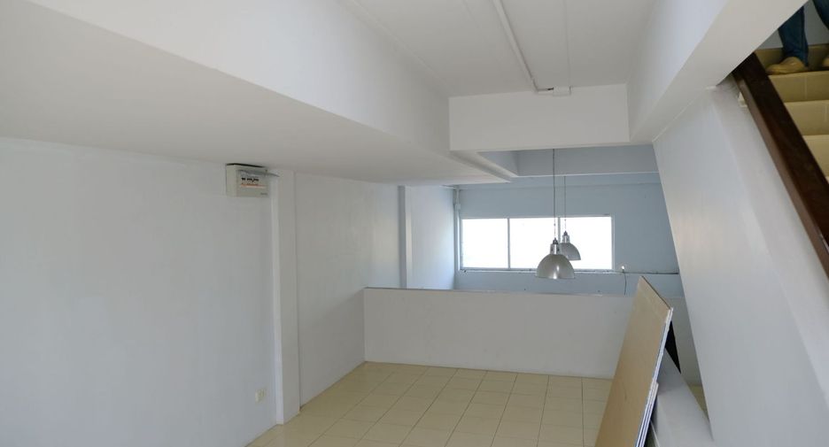 For sale 2 ベッドルーム retail Space in Khlong Luang, Pathum Thani