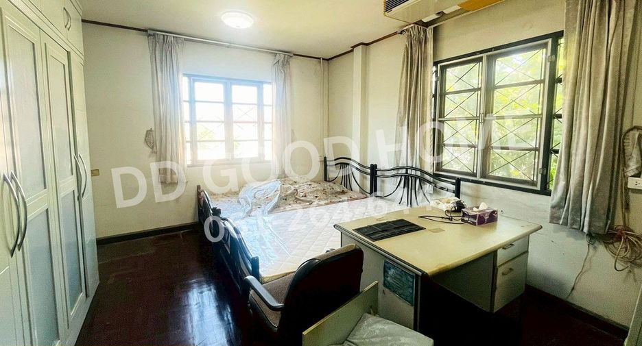 For rent 3 ベッドルーム house in Bang Khae, Bangkok