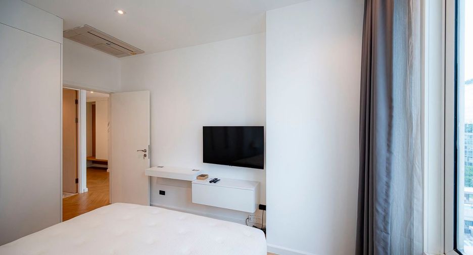 For sale 3 bedrooms condo in Khlong Toei, Bangkok
