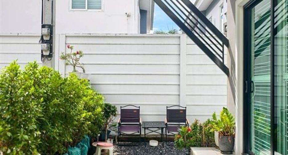 Продажа 2 спальни таунхаус в Khlong Luang, Патумтани