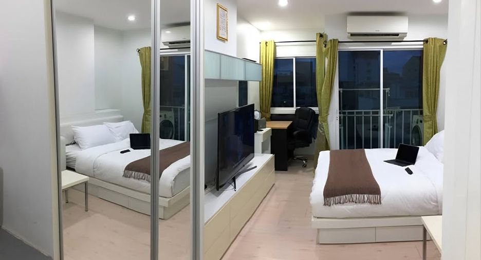 For sale 1 bed condo in Khlong San, Bangkok