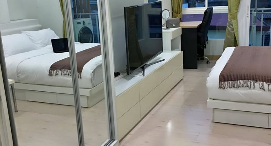 For sale 1 bed condo in Khlong San, Bangkok