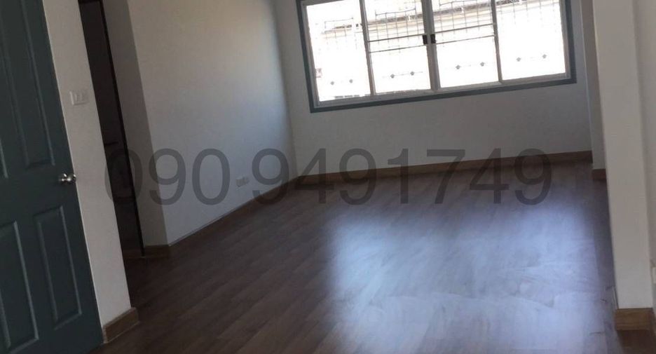 For rent 4 bedrooms townhouse in Nong Khaem, Bangkok