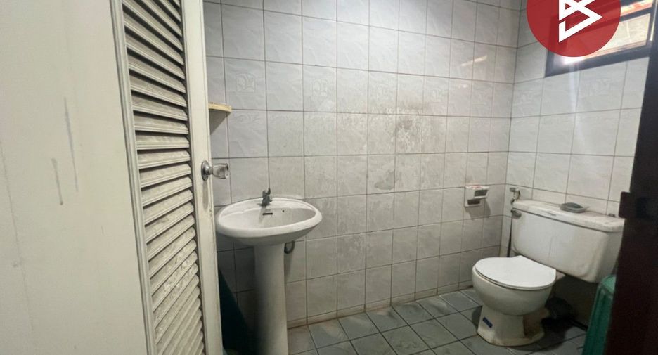 For sale 4 bedrooms retail Space in Rat Burana, Bangkok
