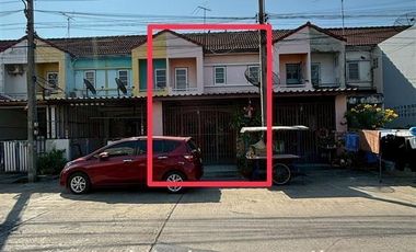 Casa adosada en alquiler y en venta de 2 habitaciones en Lam Luk Ka, Pathum Thani