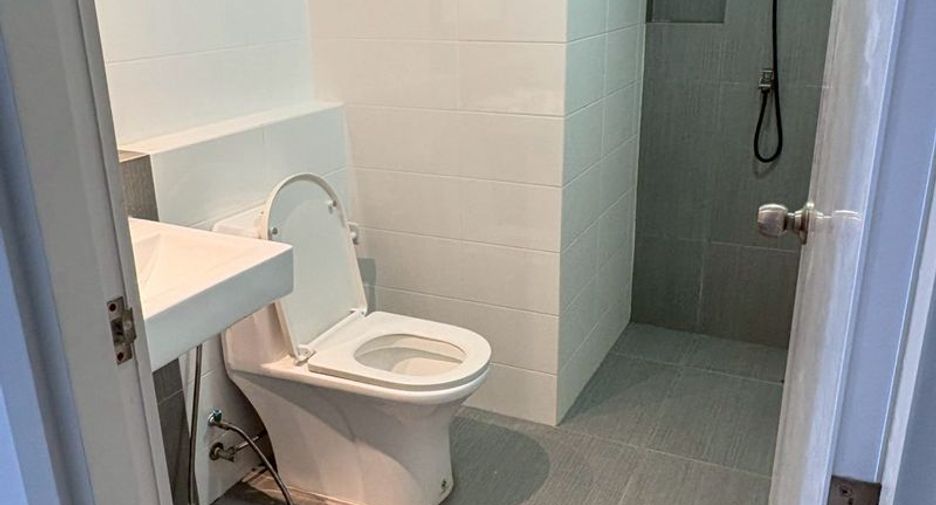 For sale 3 bedrooms townhouse in Mueang Chon Buri, Chonburi