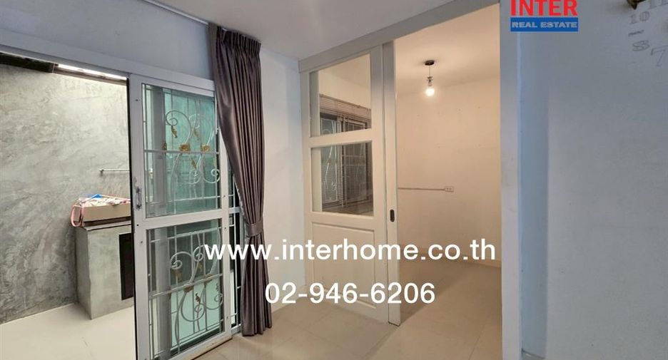 À vendre 3 chambres maison de ville à Bang Khen, Bangkok