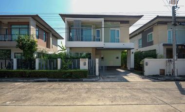 For sale 3 bedrooms house in Khan Na Yao, Bangkok