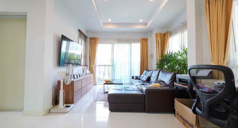 For sale 3 bedrooms house in Khan Na Yao, Bangkok