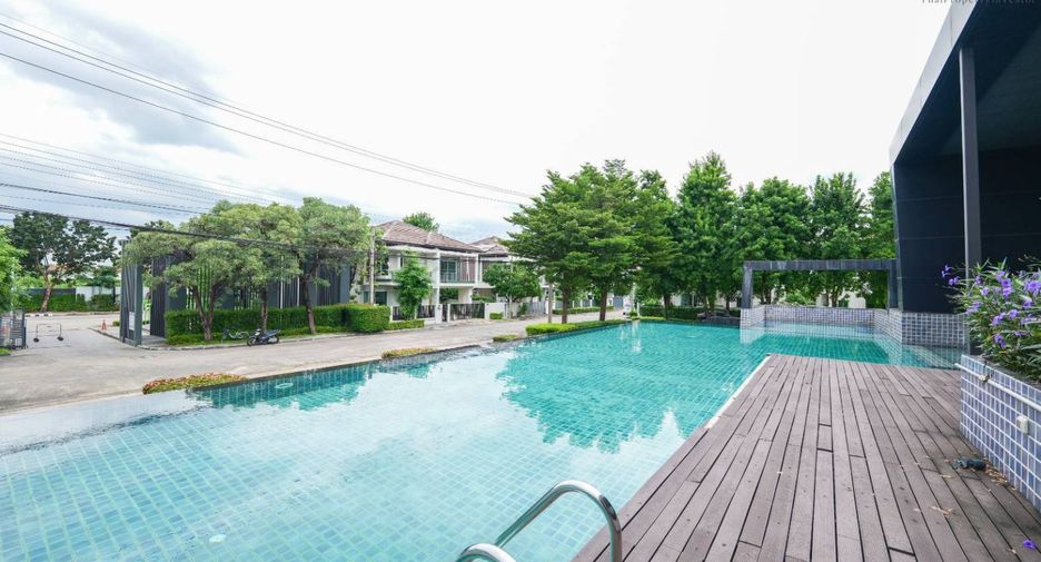 For sale 3 bedrooms house in Khan Na Yao, Bangkok