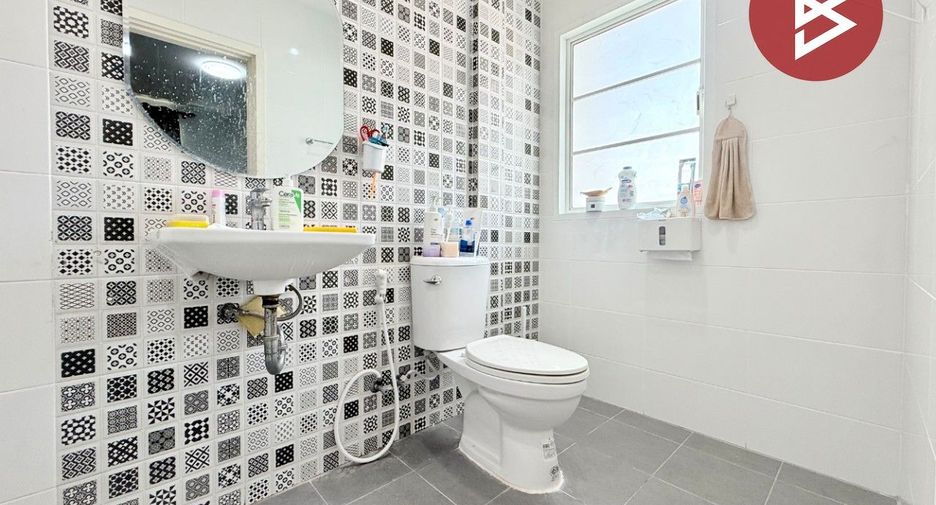 Продажа 3 спальни таунхаус в Sam Phran, Накхонпатхом