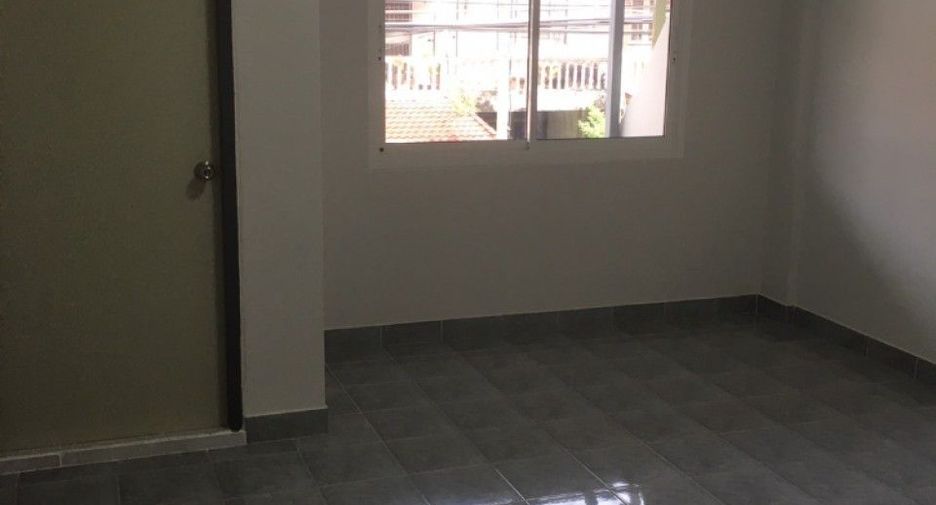 Продажа 3 спальни таунхаус в Тхунг Кхру, Бангкок