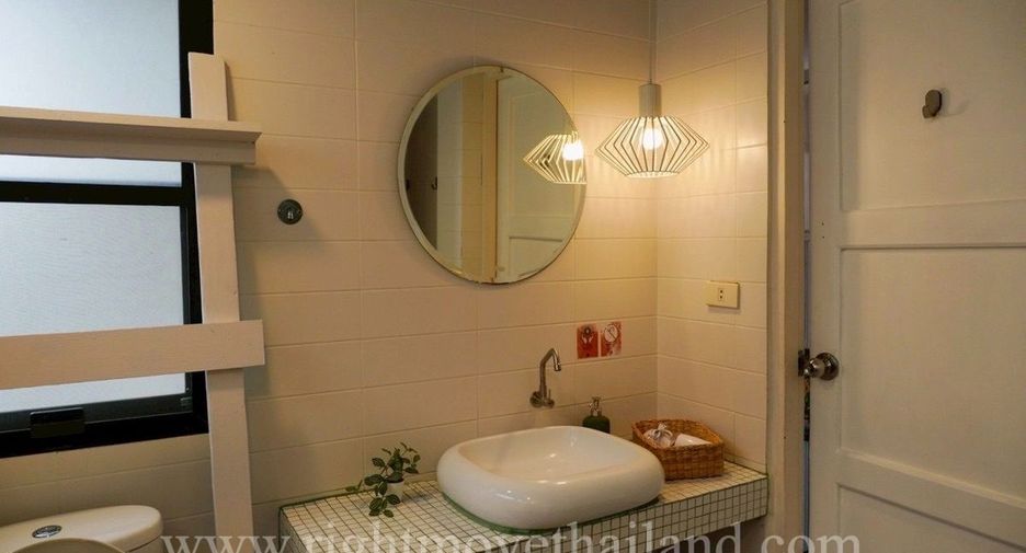 For rent 3 bedrooms townhouse in Watthana, Bangkok