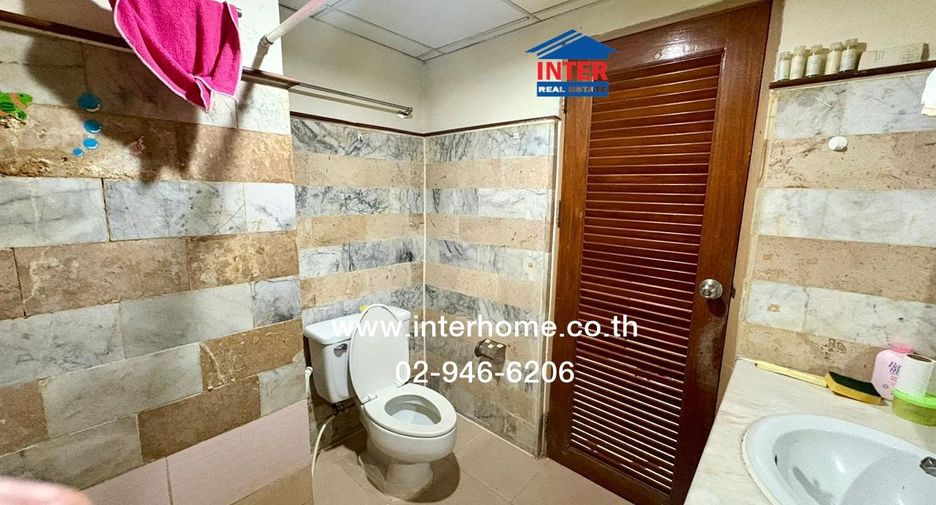 For sale 1 bed condo in Huai Khwang, Bangkok