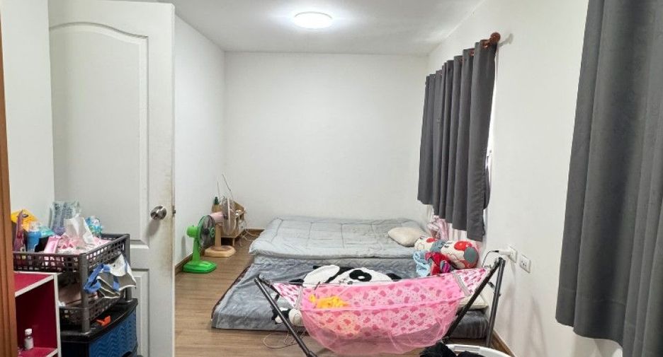 For sale 4 bedrooms townhouse in Lam Luk Ka, Pathum Thani