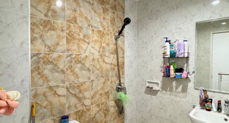 For sale 4 bedrooms townhouse in Lam Luk Ka, Pathum Thani