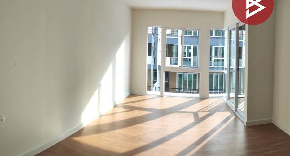 For sale 3 bedrooms townhouse in Bang Phli, Samut Prakan