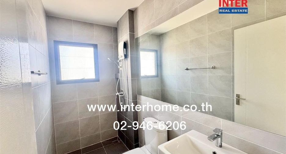 For sale 4 bedrooms house in Mueang Pathum Thani, Pathum Thani