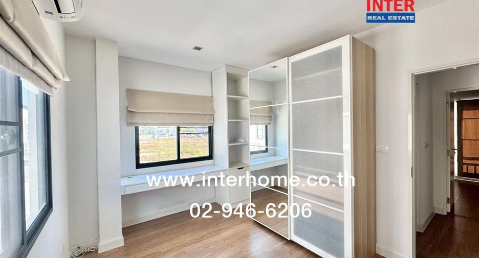 For sale 4 bedrooms house in Mueang Pathum Thani, Pathum Thani