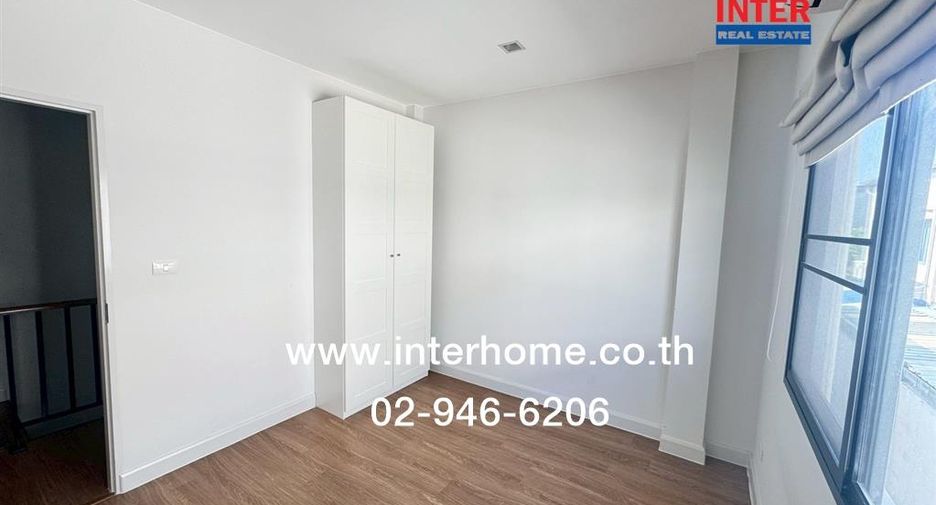 For sale 4 bedrooms house in Mueang Pathum Thani, Pathum Thani