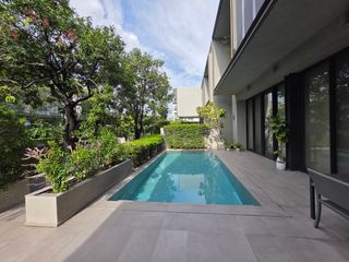 Casa en alquiler de 4 habitaciones en Watthana, Bangkok