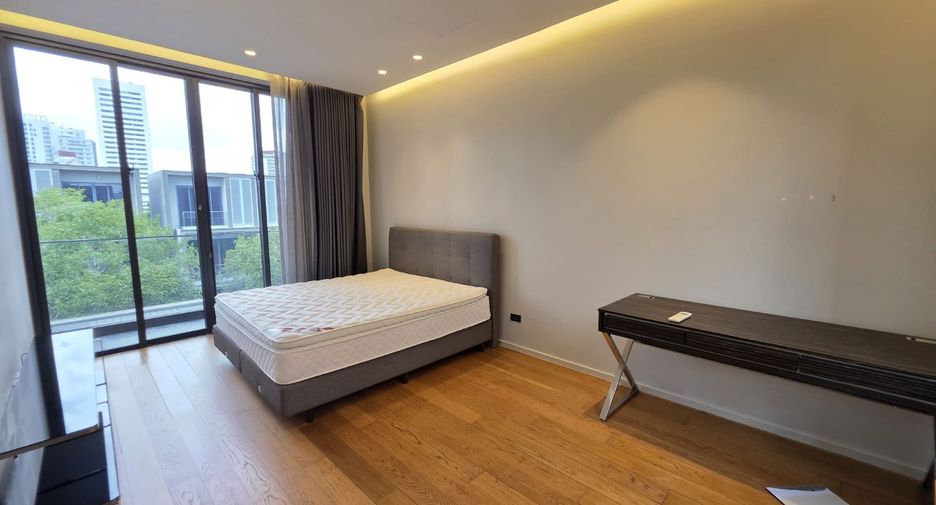 Casa en alquiler de 4 habitaciones en Watthana, Bangkok