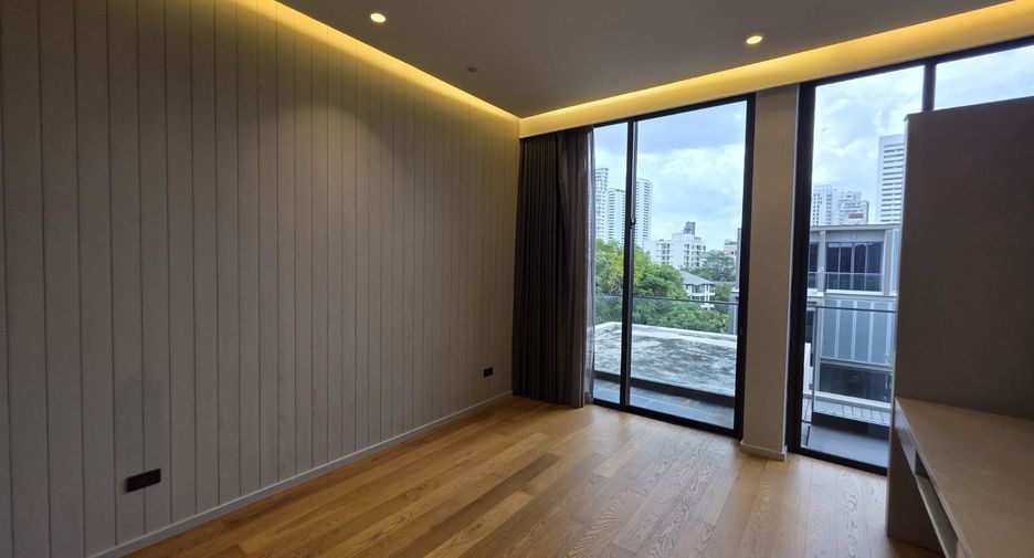 Casa en alquiler de 4 habitaciones en Watthana, Bangkok