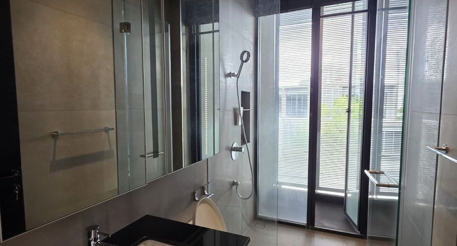 Casa en alquiler de 4 habitaciones en Watthana, Bangkok