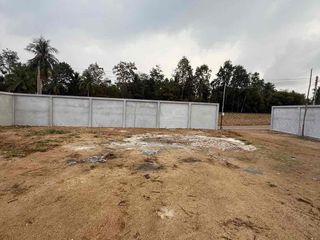 出售 土地 在 Bang Lamung, Chon Buri