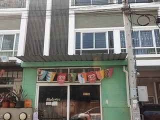 For sale 1 Beds townhouse in Saphan Sung, Bangkok