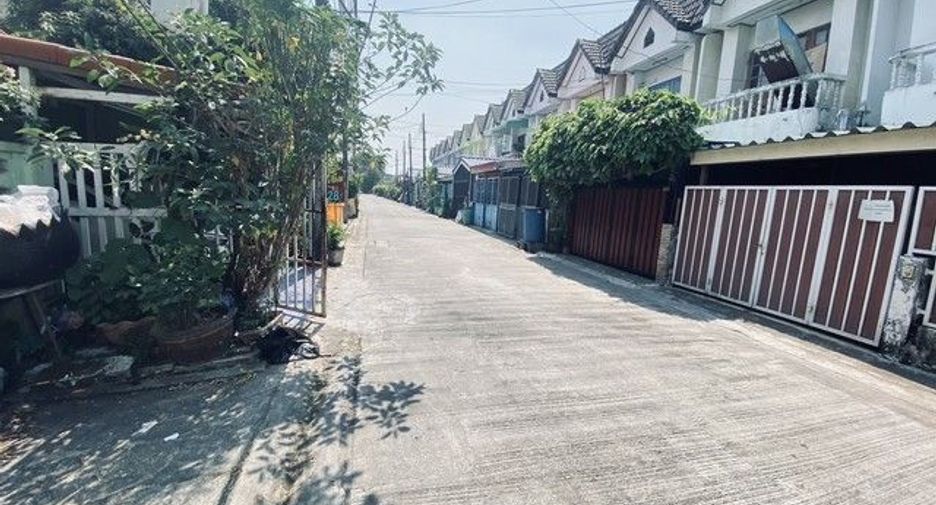 For sale 1 bed townhouse in Min Buri, Bangkok