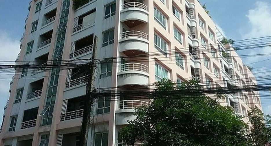 For sale 1 bed condo in Khlong Toei, Bangkok
