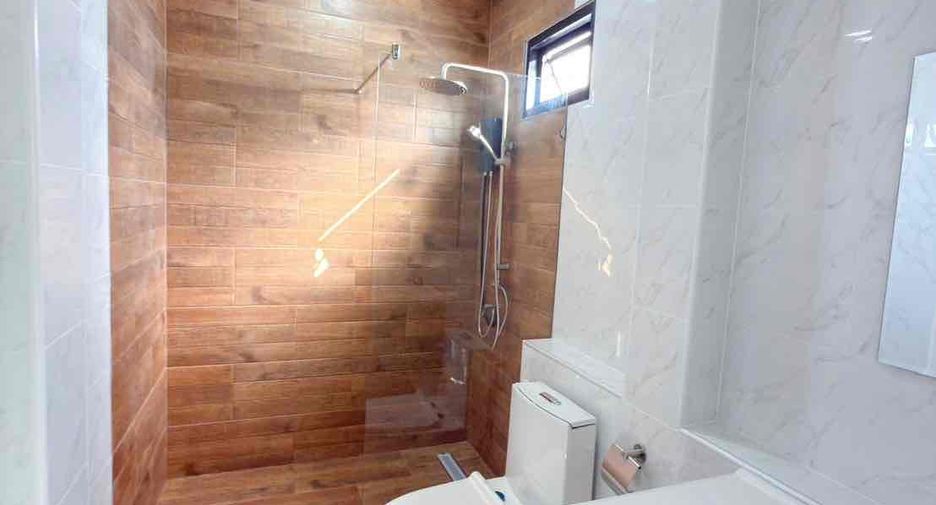 For rent and for sale 3 bedrooms villa in Bang Lamung, Chonburi