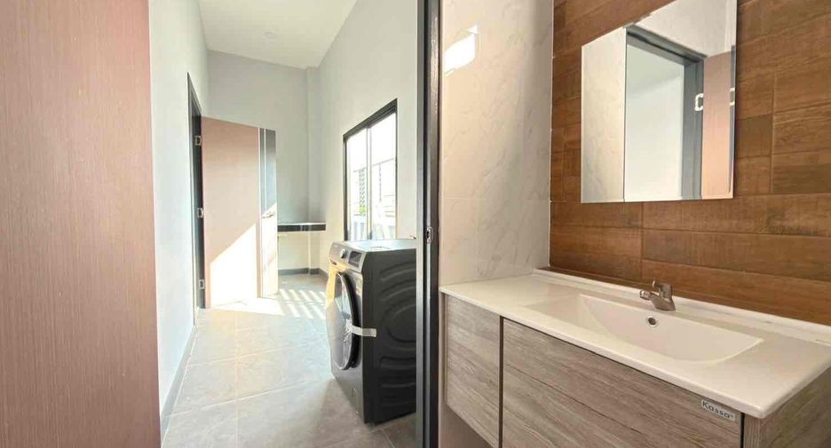For rent and for sale 3 bedrooms villa in Bang Lamung, Chonburi