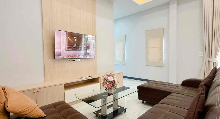 For rent and for sale 3 bedrooms villa in Bang Lamung, Chonburi