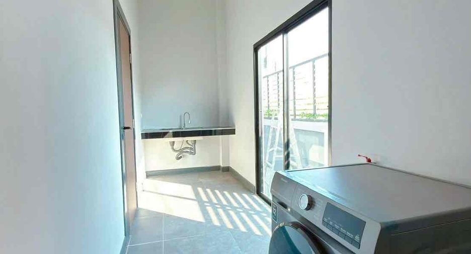 For rent and for sale 3 bedrooms villa in Bang Lamung, Chonburi