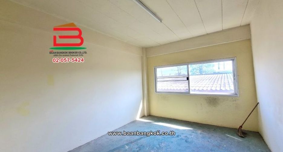 Gewerbefläche zum Kauf mit 6 Zimmer in Mueang Nonthaburi, Nonthaburi