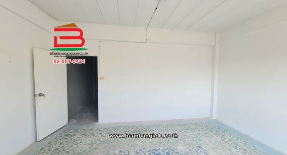Gewerbefläche zum Kauf mit 6 Zimmer in Mueang Nonthaburi, Nonthaburi