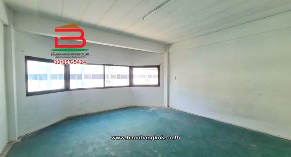 Gewerbefläche zum Kauf mit 6 Zimmer in Mueang Nonthaburi, Nonthaburi