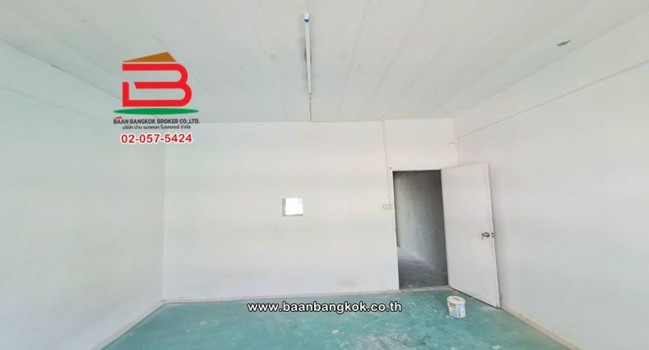 Gewerbefläche zum Kauf mit 6 Zimmer in Mueang Nonthaburi, Nonthaburi