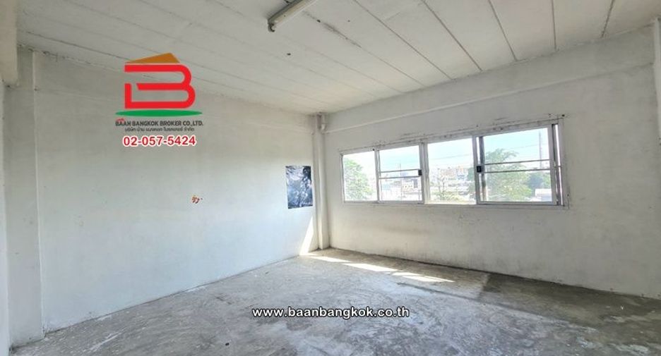 Gewerbefläche zum Kauf mit 6 Zimmer in Mueang Nonthaburi, Nonthaburi