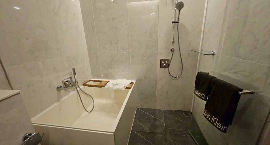 For rent 2 bedrooms condo in Khlong Toei, Bangkok