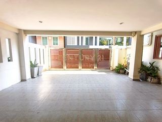 For sale 4 bedrooms house in Phaya Thai, Bangkok